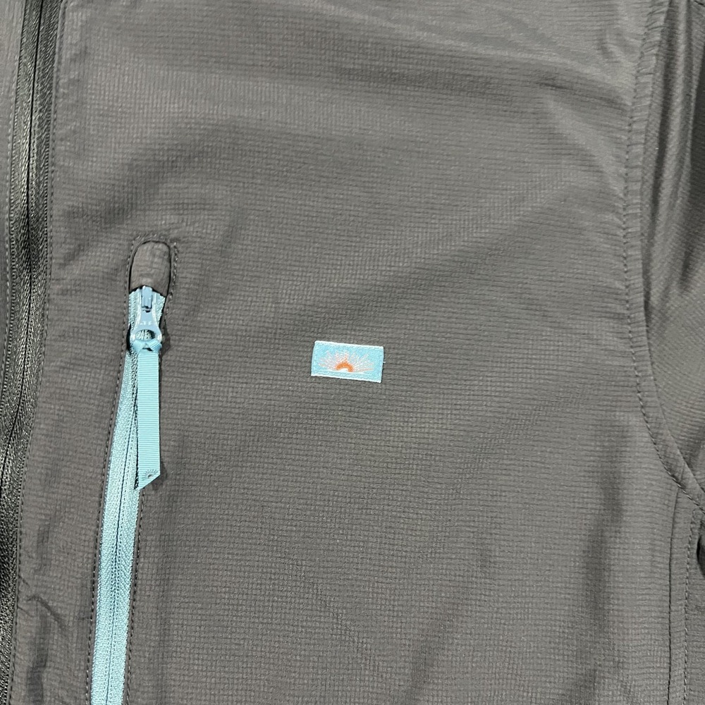 Faherty Men's Black Windbreaker with Light Blue Accents - Picture 3 of 13